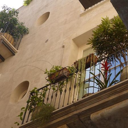 Appartamento In Palazzo Lampedusa ปาแลร์โม ภายนอก รูปภาพ