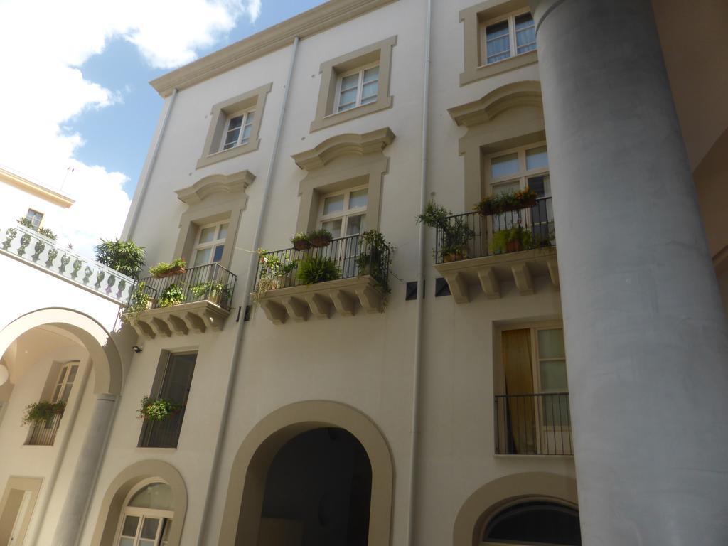 Appartamento In Palazzo Lampedusa ปาแลร์โม ภายนอก รูปภาพ