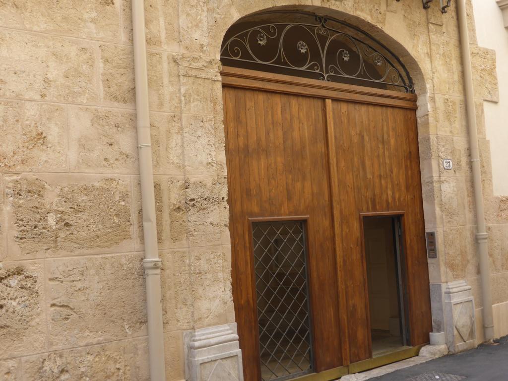 Appartamento In Palazzo Lampedusa ปาแลร์โม ภายนอก รูปภาพ
