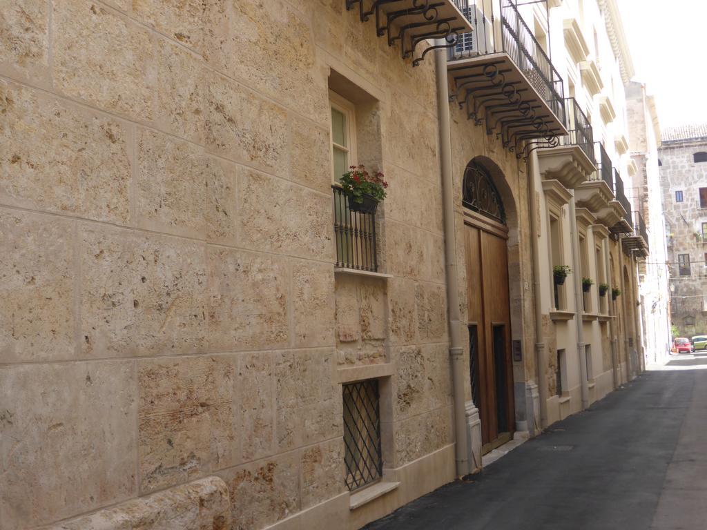Appartamento In Palazzo Lampedusa ปาแลร์โม ภายนอก รูปภาพ