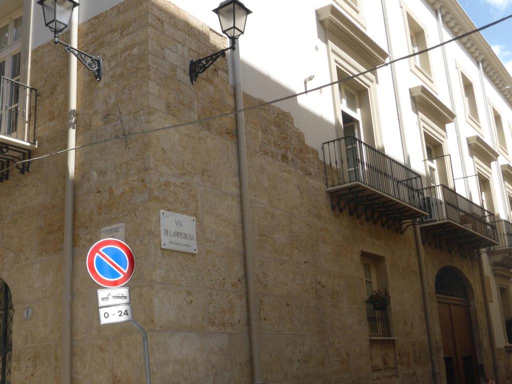 Appartamento In Palazzo Lampedusa ปาแลร์โม ภายนอก รูปภาพ